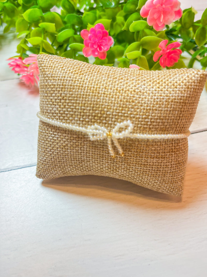 White Dainty Bow Beaded Bracelet