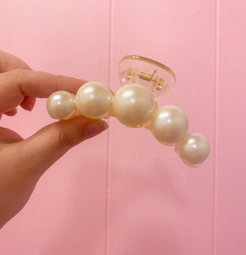 Pearl Girl Hair Claw Clip