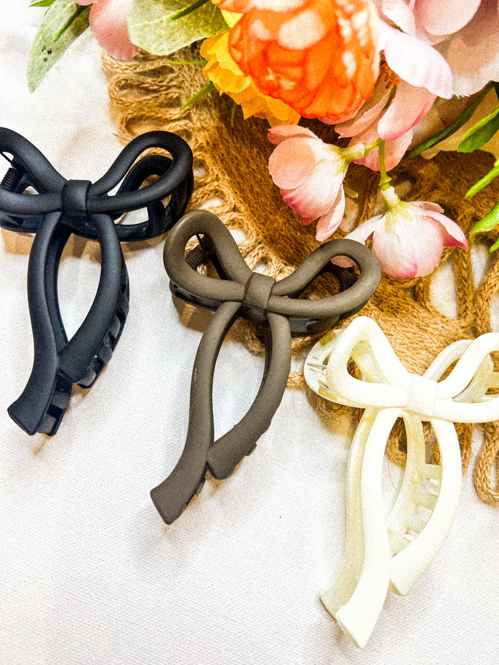 All About The Basics Neutral Matte Bow Hair Claw Clip