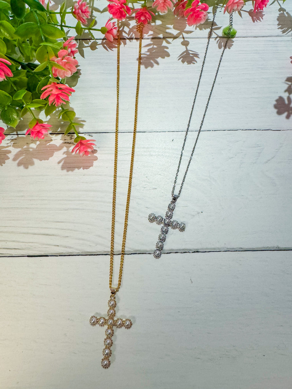 Perfect Pop Pearl Cross Pendant Dainty Necklace